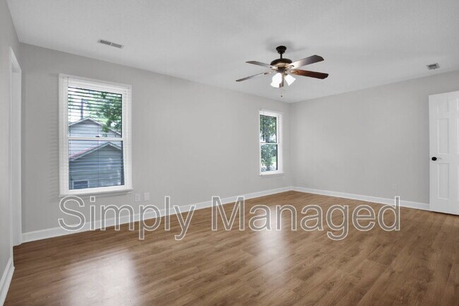 Building Photo - 7709 Scottsdale Dr
