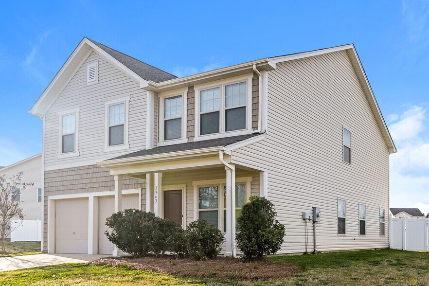 Building Photo - 3343 Saddlebrook Dr