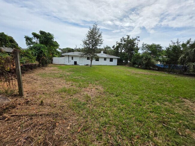 Building Photo - 1614 N Washington Ave