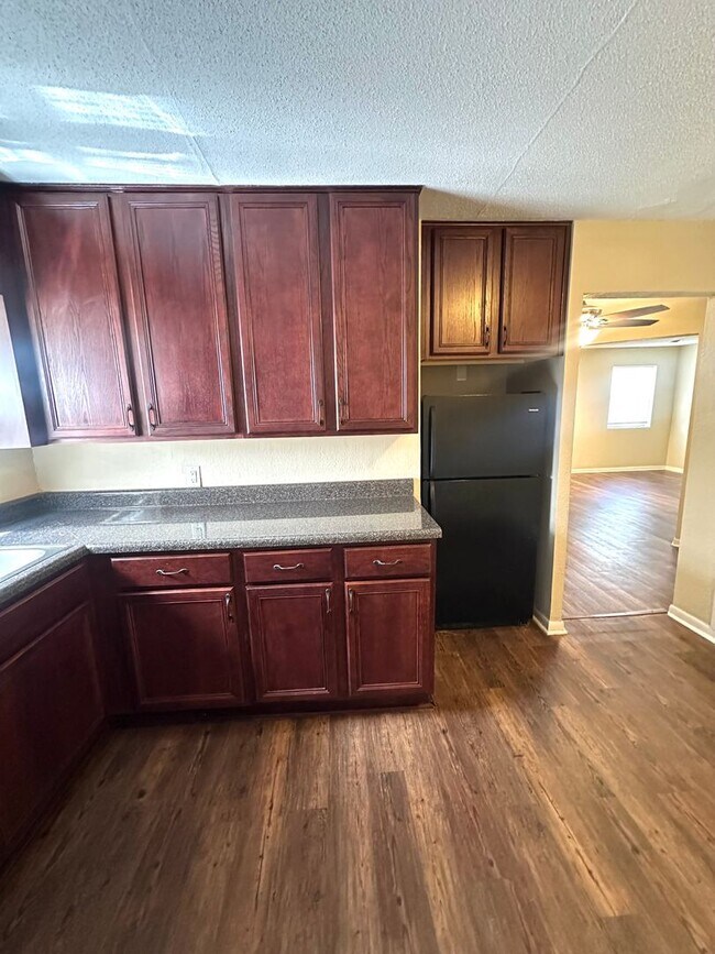 Building Photo - S0101-MF3-E1