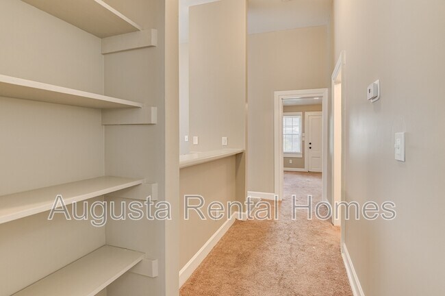 Building Photo - 515 3rd St