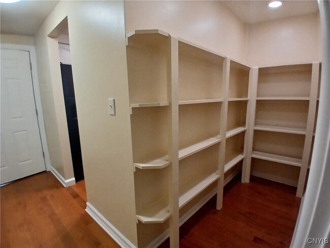 Building Photo - 494 Idlewood Blvd