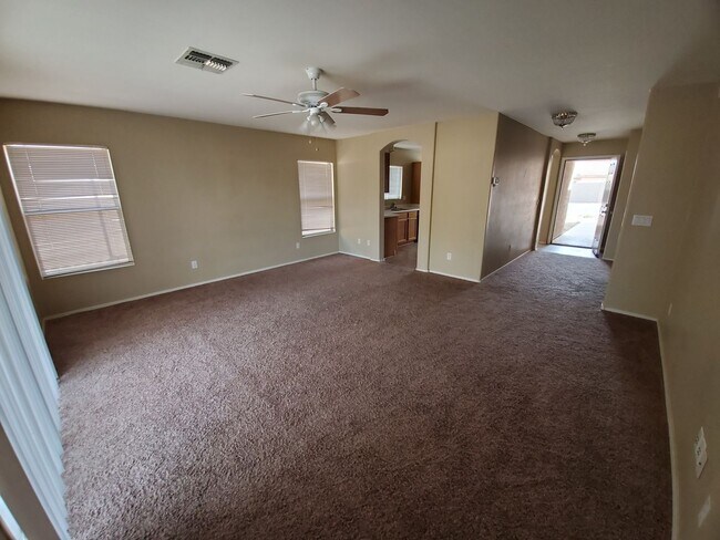 Building Photo - Great 3 Bedroom, Cul-de-Sac, All Appliances!