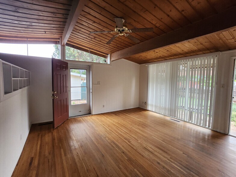 Building Photo - 3314 N Arcadia St