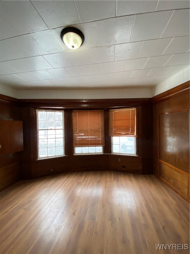 Building Photo - 235 High St