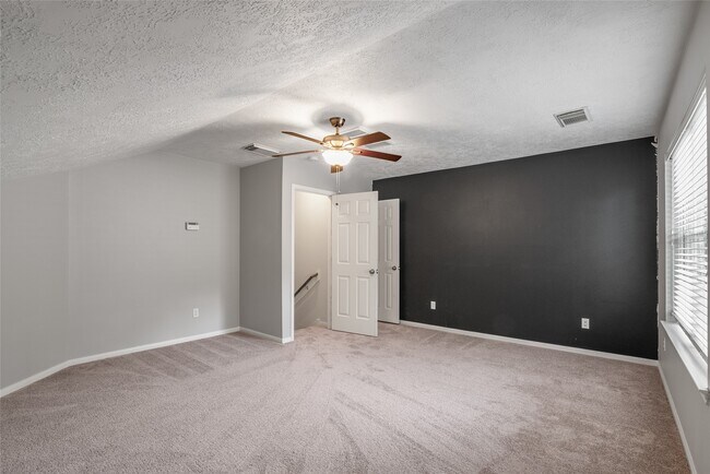 Building Photo - 95 E Whistlers Bend Cir