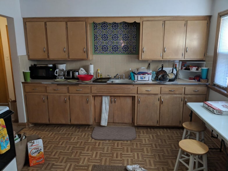 Building Photo - 3340 N Downer Ave