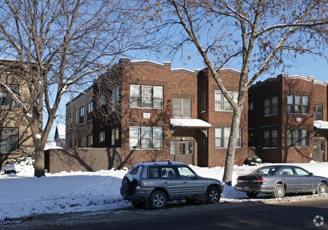 Building Photo - 623-625 University Ave SE