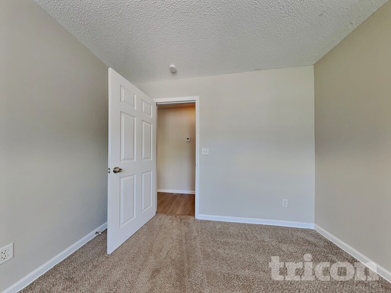 Building Photo - 103 Fairfax Dr