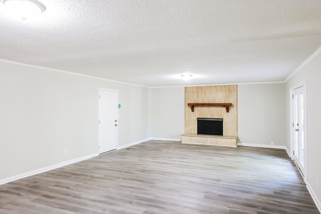 Building Photo - 1316 Airport Ln SW