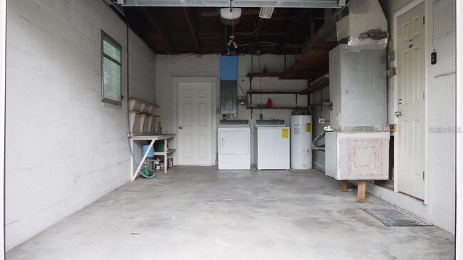 Building Photo - 5745 Burlington Ave N