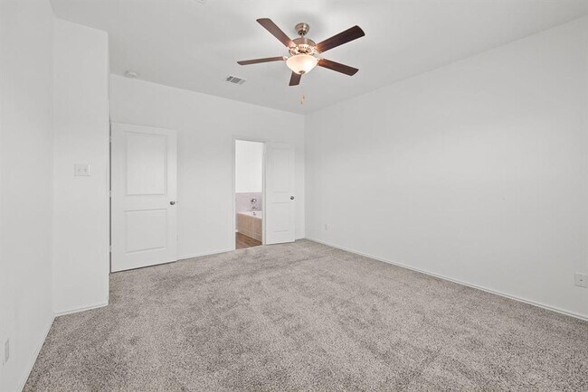 Building Photo - 120 Josey Wales Dr