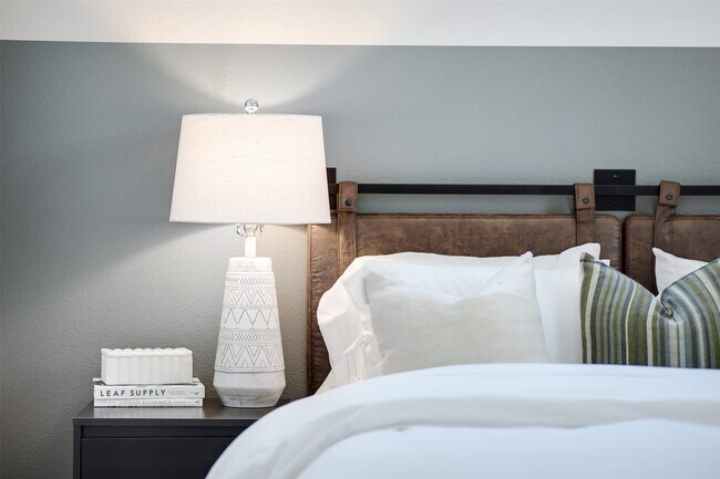 Building Photo - 7168 Borland Dr