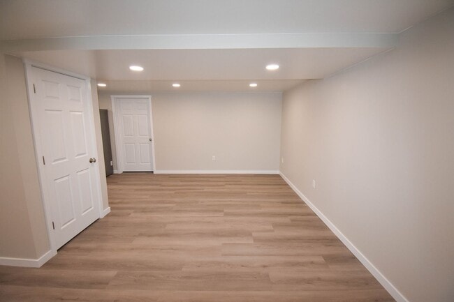 Building Photo - RTSA25-27