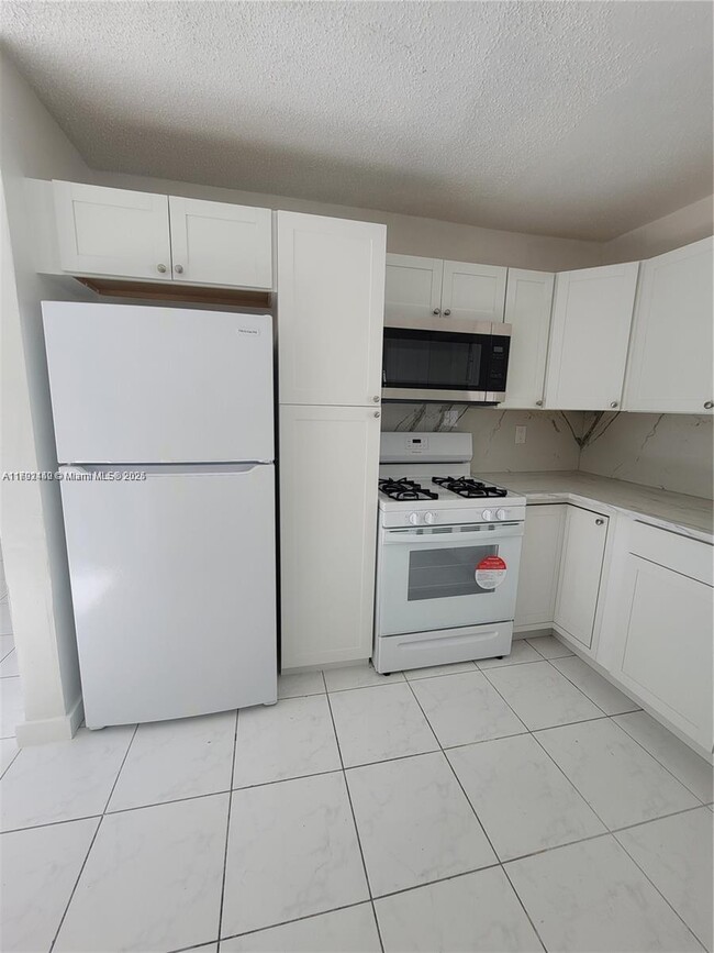 Building Photo - 12305 SW 42nd St