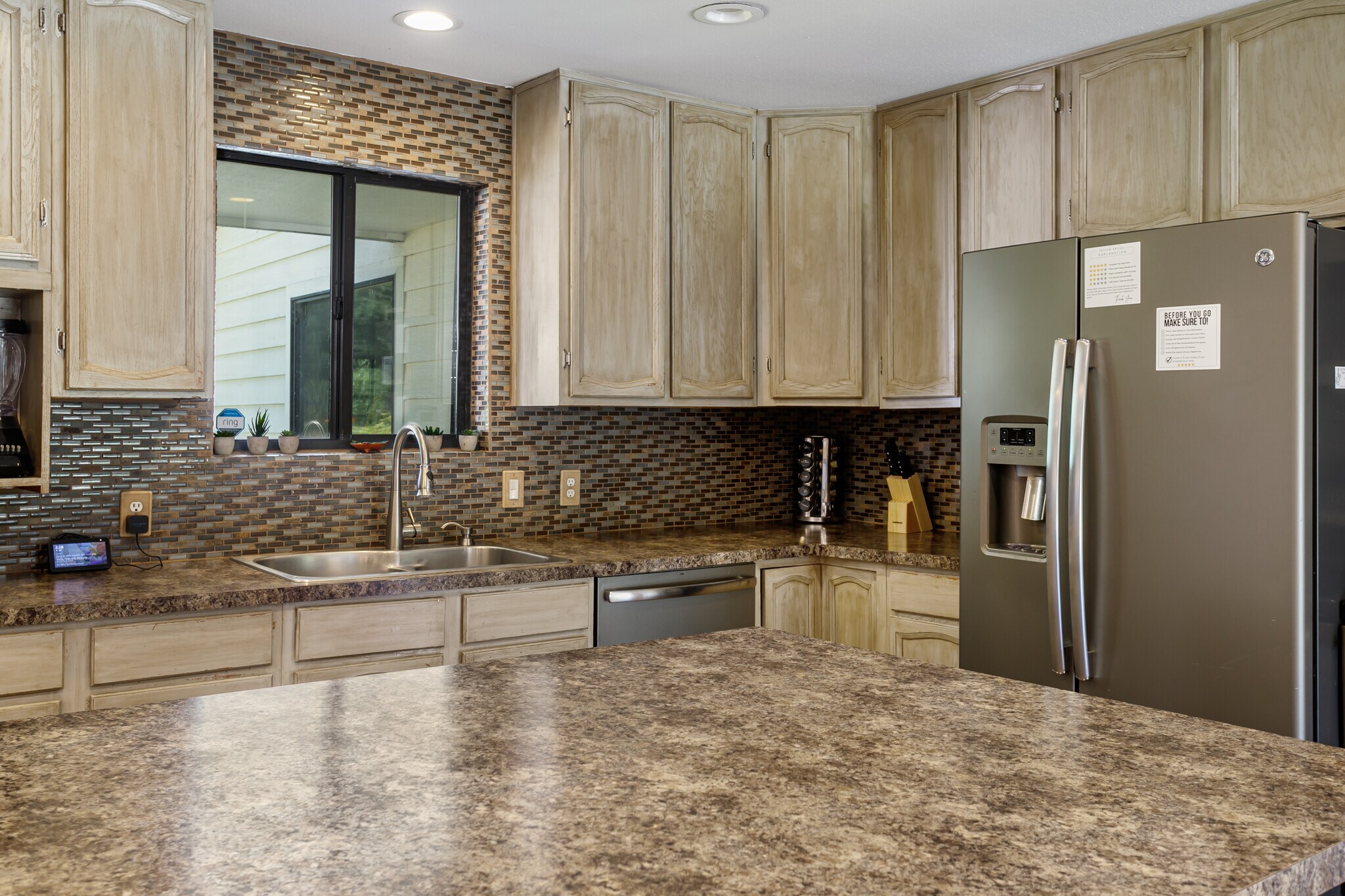 Building Photo - 23600 NE 10th Ave