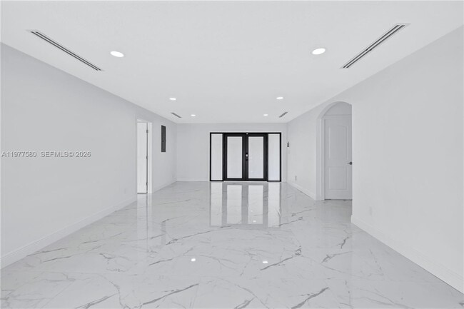 Building Photo - 1608 SW 5th Ct