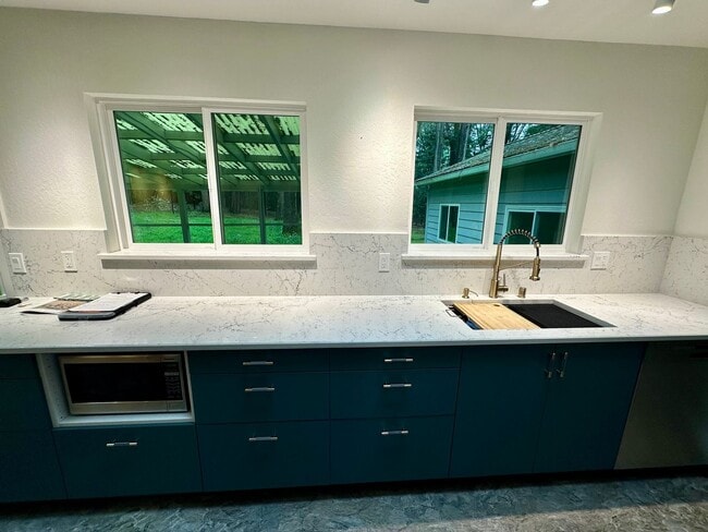 Building Photo - Spacious 4 Bedroom House on Banner Lava Cap Rd