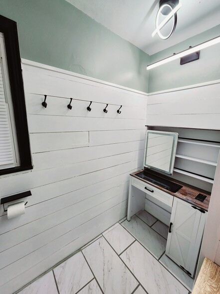 Building Photo - 3106 Mowles Rd
