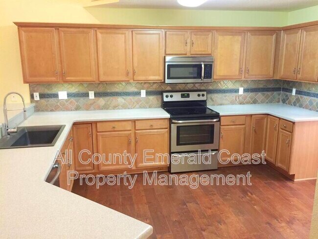 Building Photo - 337 Tequesta Dr