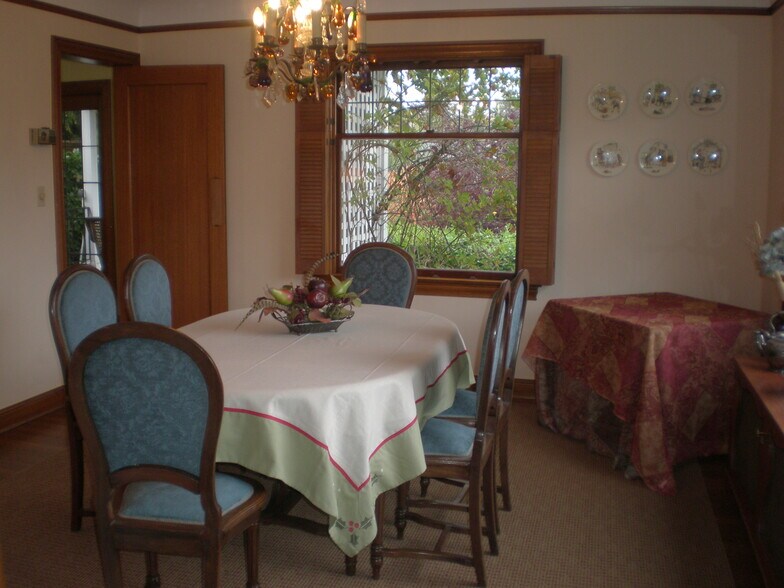 Formal dining room - 2519 20th Ave E