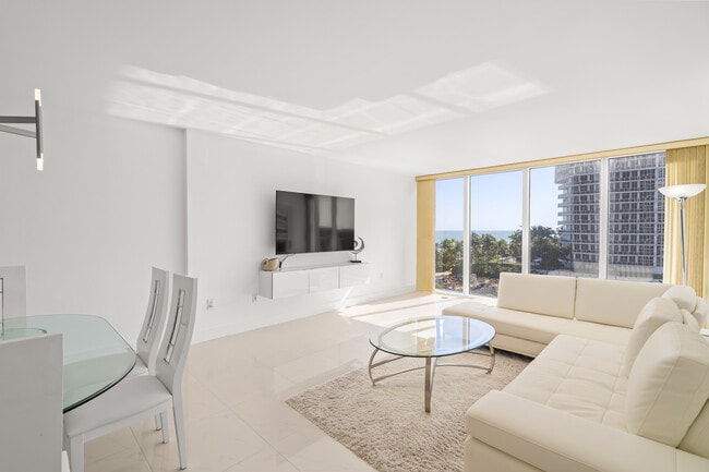 Building Photo - 10275 Collins Ave