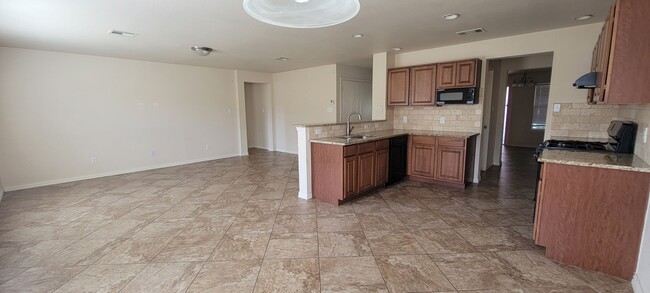 Building Photo - Upgraded Home - Granite Counters - Fenced ...