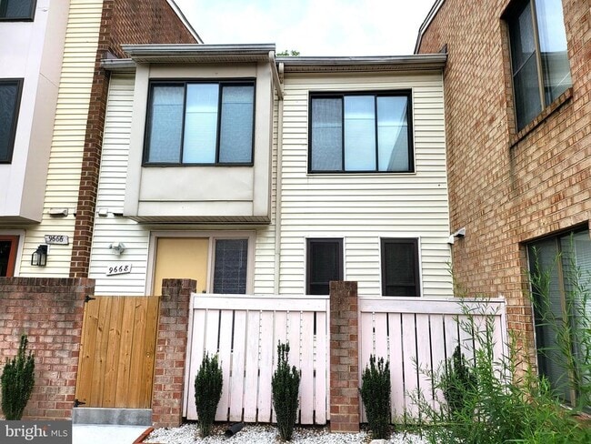 Primary Photo - 9668 Brassie Way