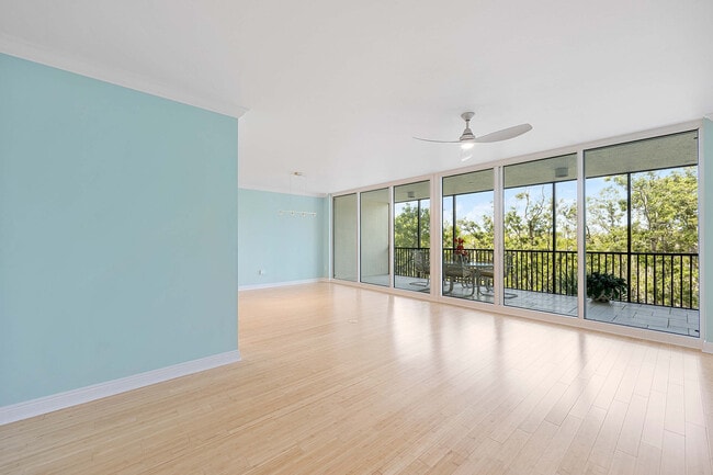 Building Photo - 455 Cove Tower Dr