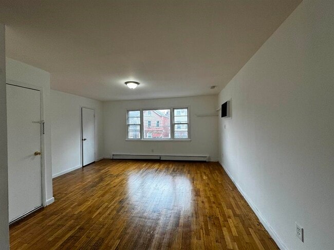 Building Photo - 351 New York Ave