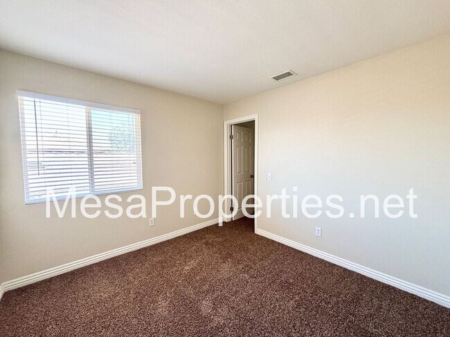 Building Photo - 15091 Brown Ln