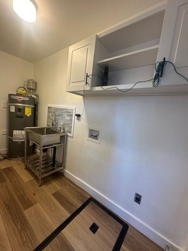 Building Photo - Newly Remodeled 3 Bedroom / 2 Bathroom in NE Madras