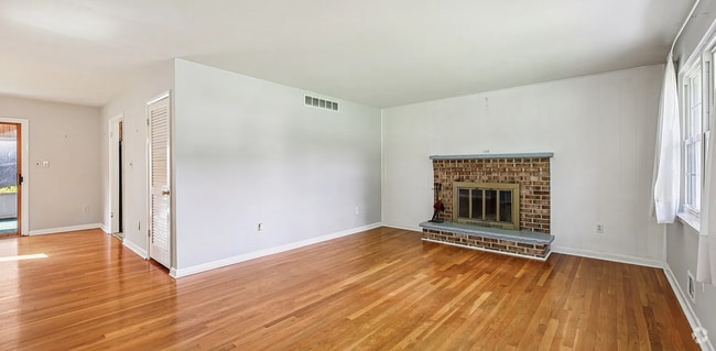 Building Photo - 542 Cypress Ln