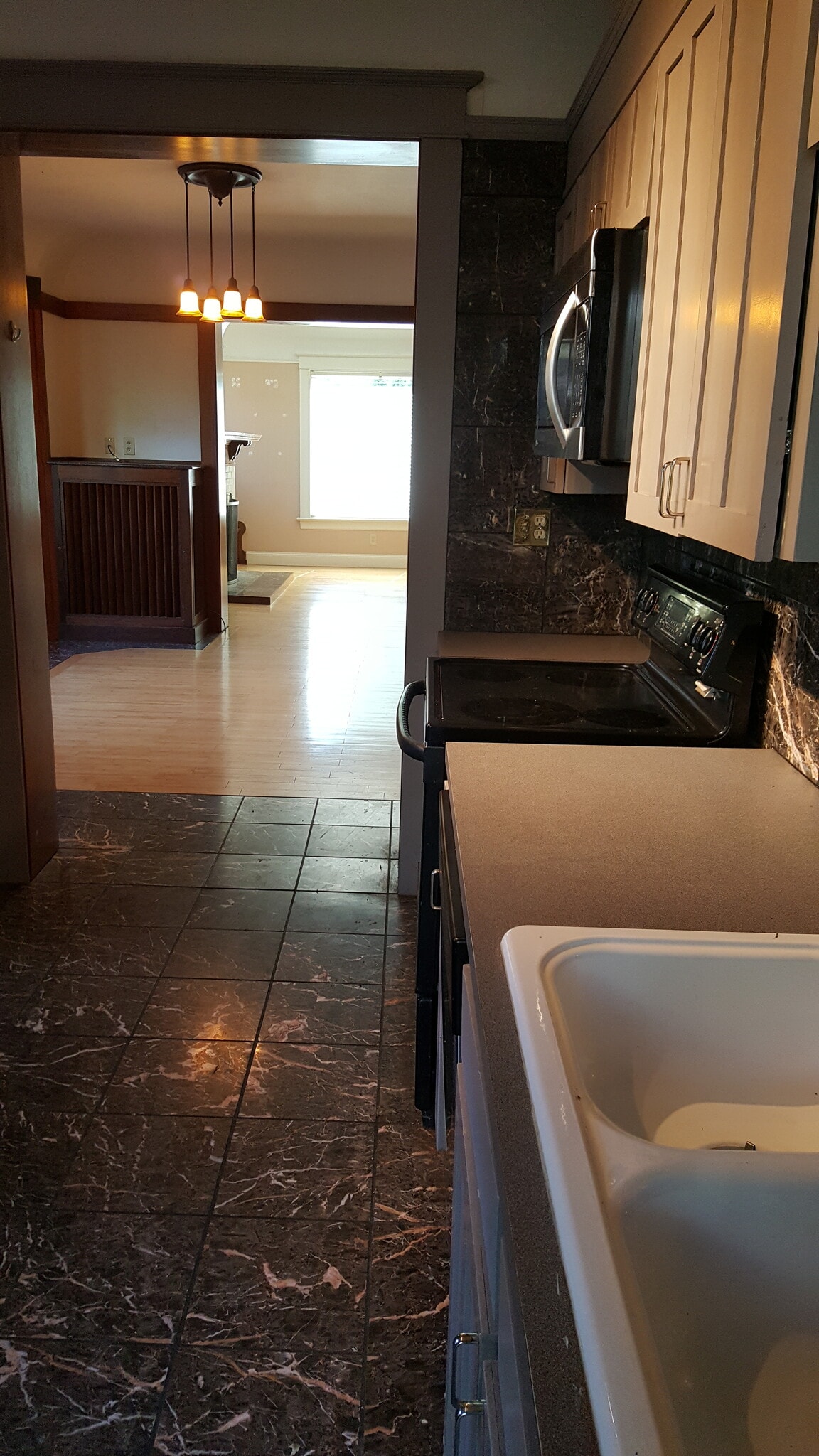 Kitchen. - 1867 SW 14th Ave