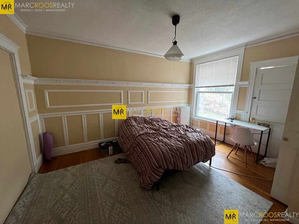 Building Photo - 59A Strathmore Rd