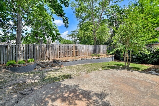 Building Photo - 2037 Magnolia Pkwy