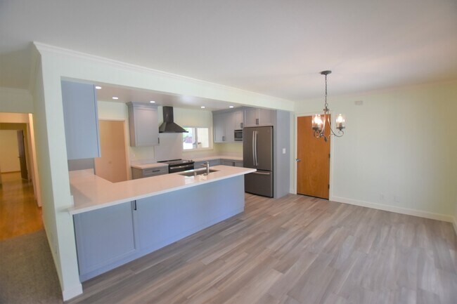 Building Photo - Beautiful 1,396 square foot home situated ...