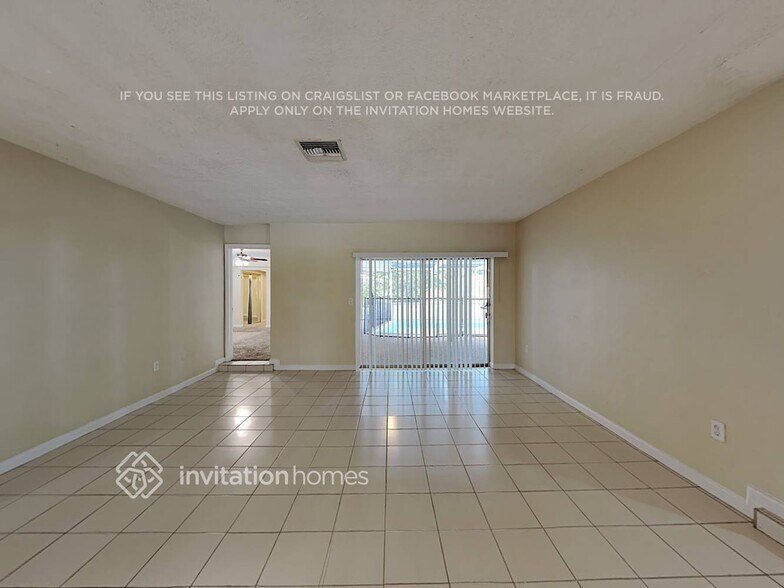 Building Photo - 3820 S Lake Terrace