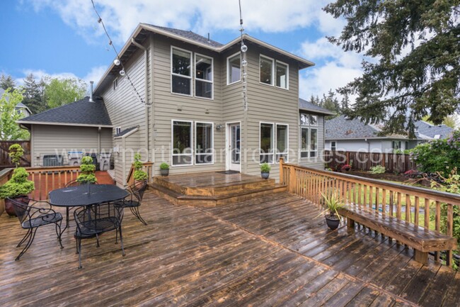 Building Photo - Beautiful Spacious Home in Tigard