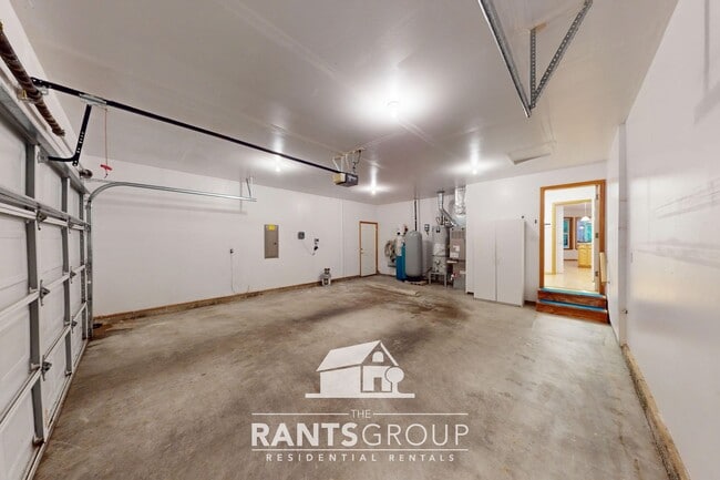 Building Photo - Spacious 3-Bed / 2-Bath Home on 2.5 Private Acres – Cooper Point