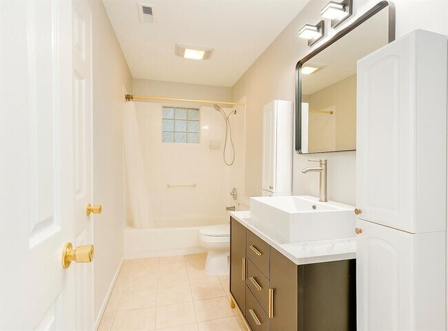 Building Photo - 8431 Lorrie Dr