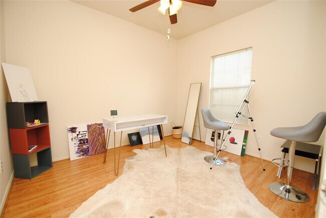 Building Photo - 6363 Provident Green Dr