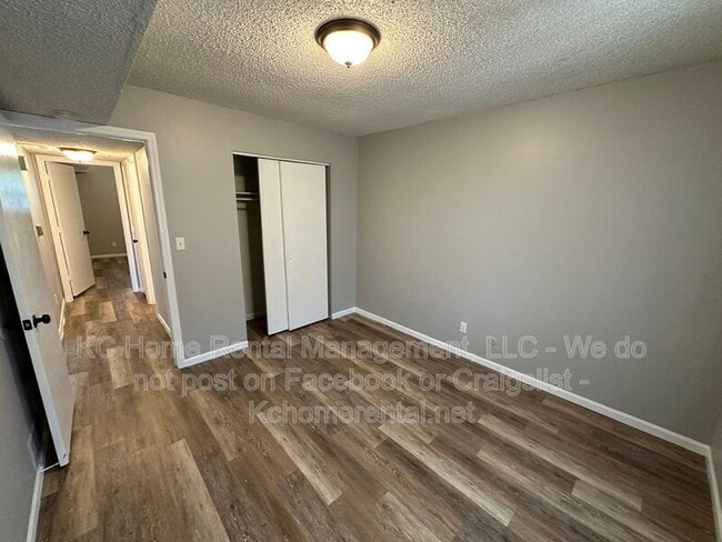 Building Photo - 9227 E 54th St