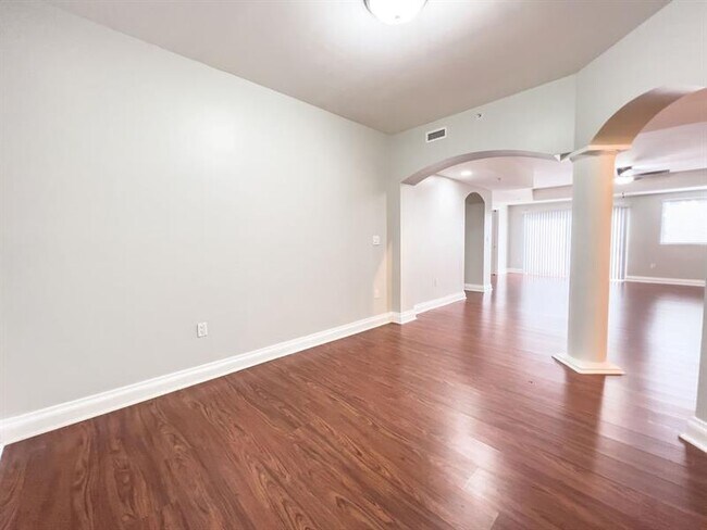 Building Photo - 4241 N Ocean Blvd