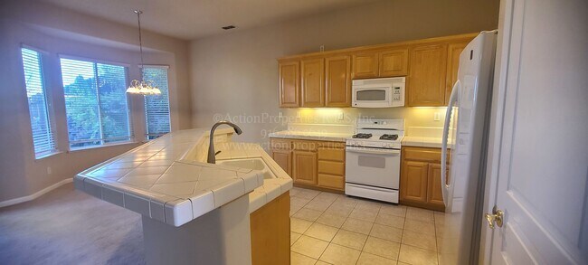 Building Photo - 2329 Rebecca Ct