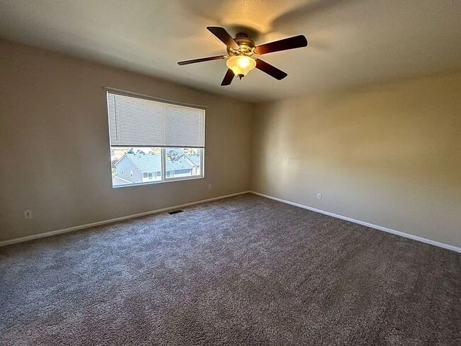 Building Photo - 4 Bedroom 3 Bath Single Family Home -D20 Schools