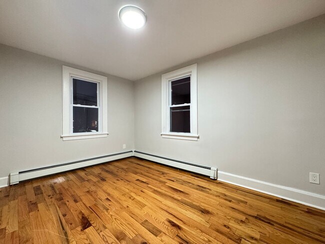 Building Photo - 145 Division St