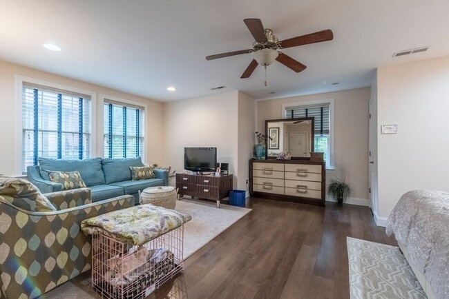 Building Photo - LOCATION! Beautiful East Asheville Home in...