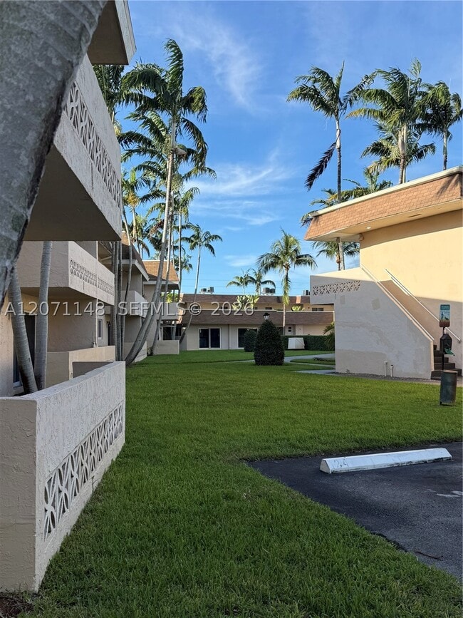 Building Photo - 14500 SW 88th Ave