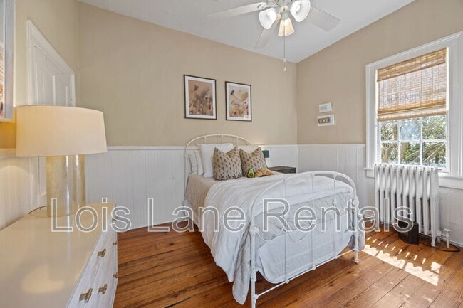 Building Photo - 139 1/2 Broad Street